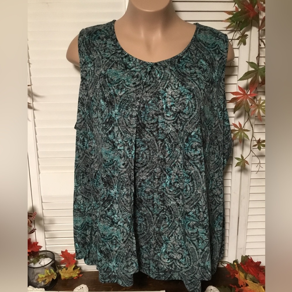 Catherine’s 4x top